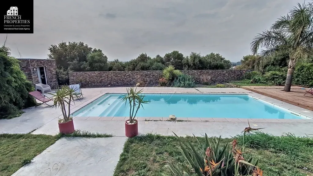 Piscine - Villa d'Architecte avec Piscine à Perpignan