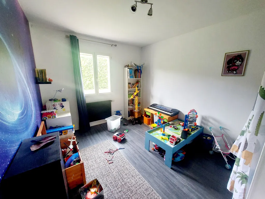 Chambres - Maison Plain Pied avec Jardin à Champdieu