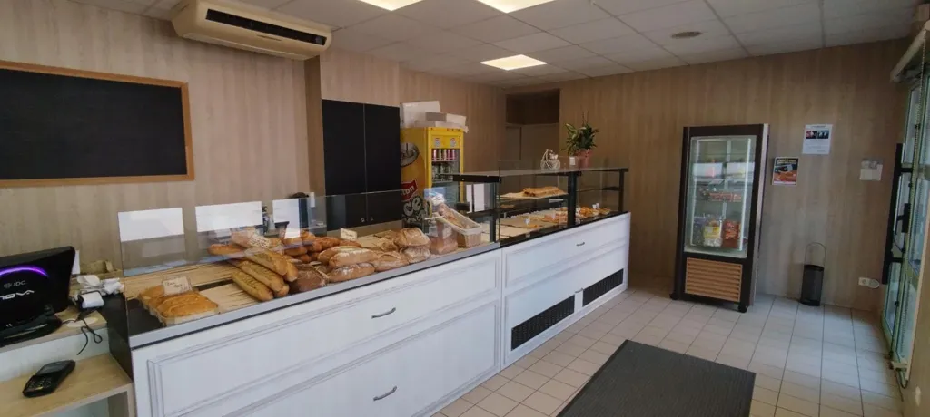 Toad - Bakery-Patisserie with Parking in Epervans