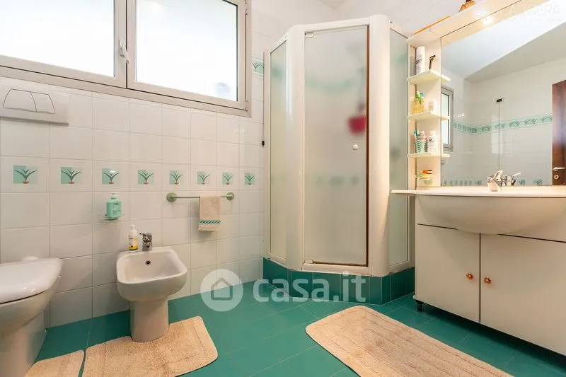 Salles de bain - Minimalist Villa with Private Garden in Legnago