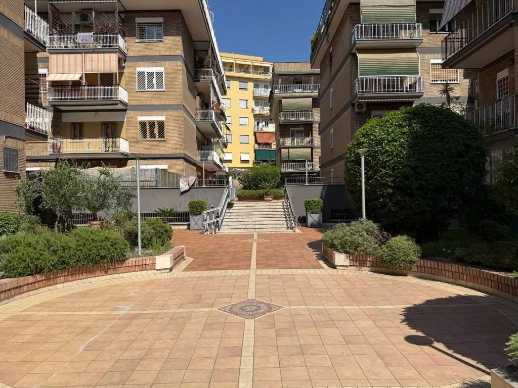 Giardino - Exclusive Penthouse with Panoramic Terrace in Rome