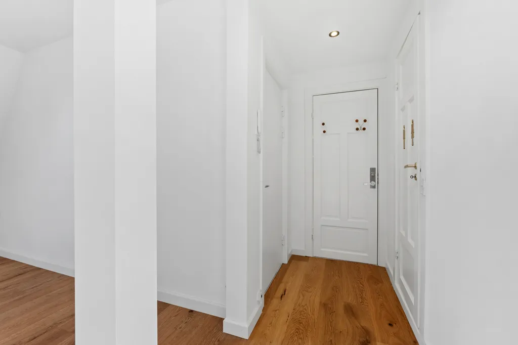 Entrée - Renovated Apartment with Metro Access in Frederiksberg