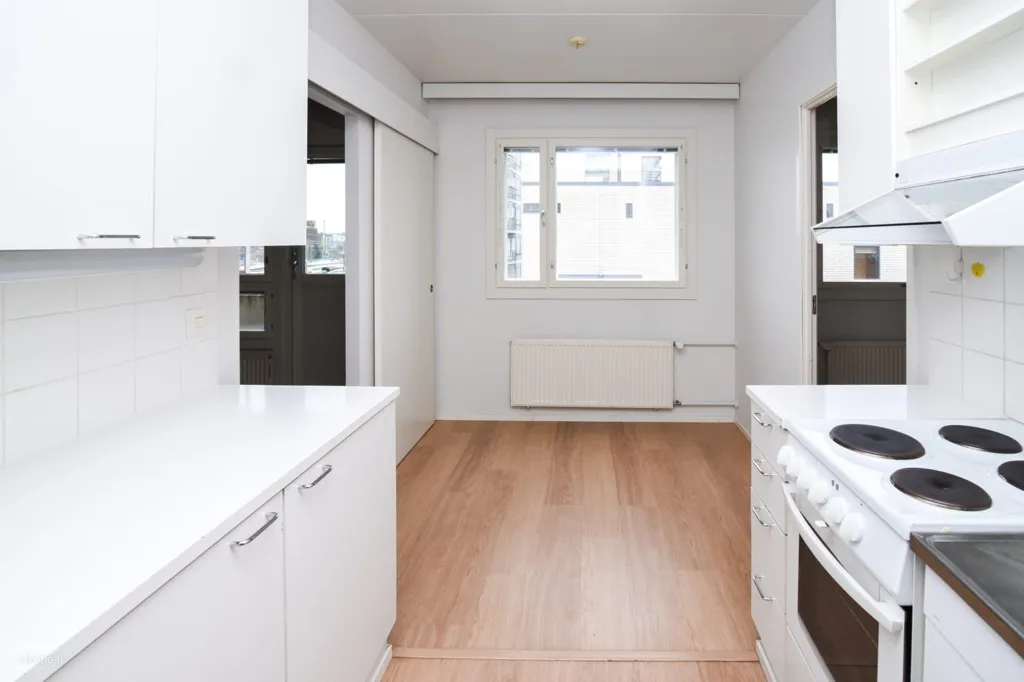 Köök - Two-Room Apartment with South-Facing Balcony in Tikkurila