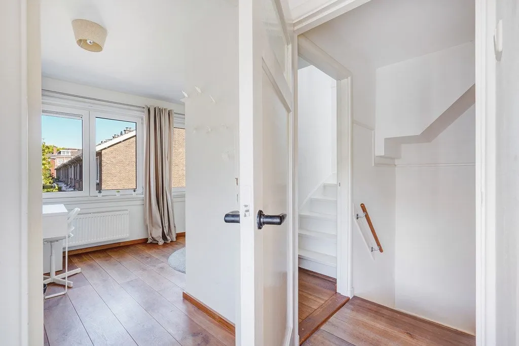 4-toaline maja asukohas Den Haag