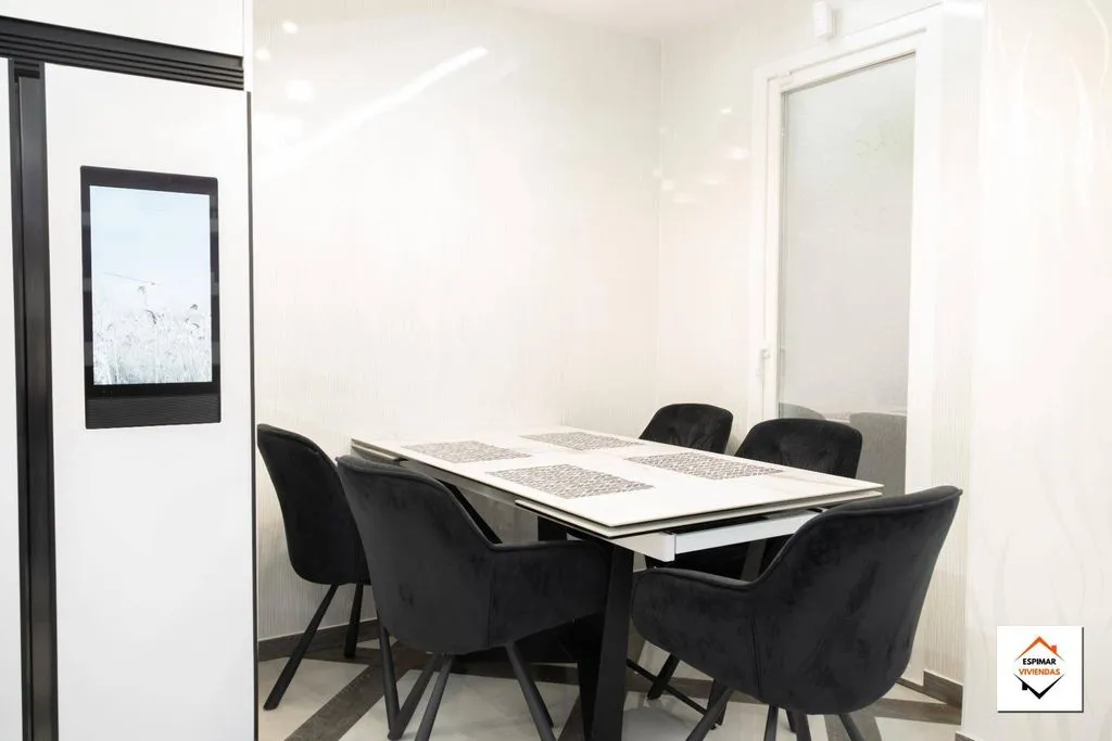 Dining Room - Luxury Apartment with Terrace in Zaragoza