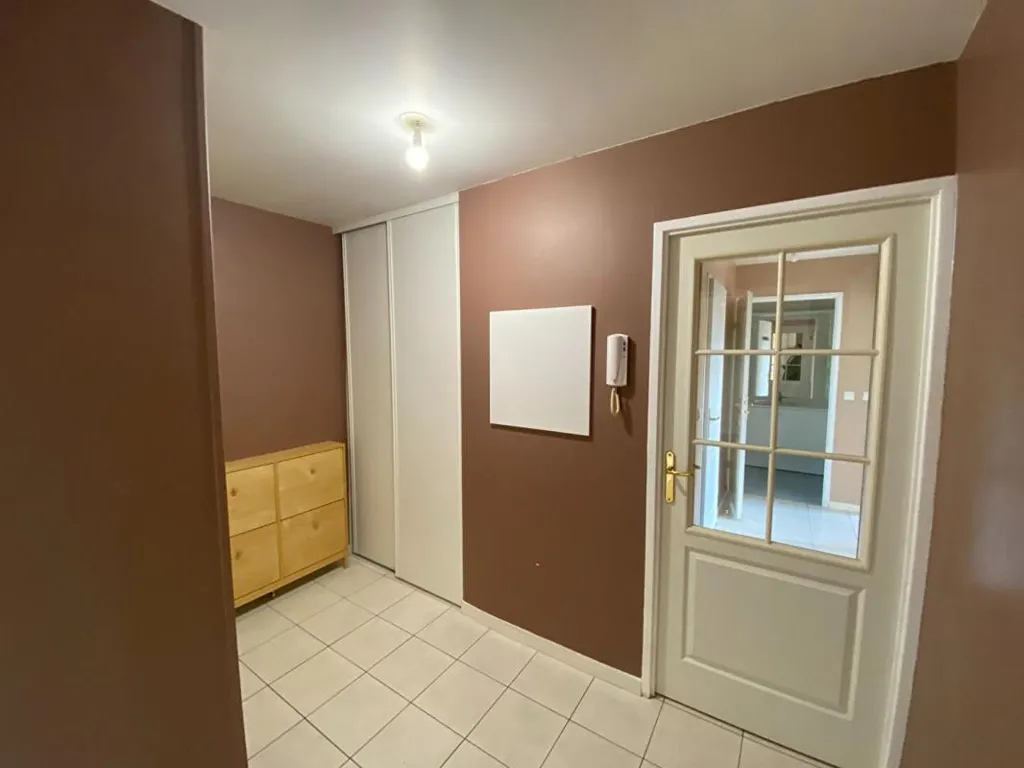 Entrée - Appartement avec Terrasse et Jardin à Limay