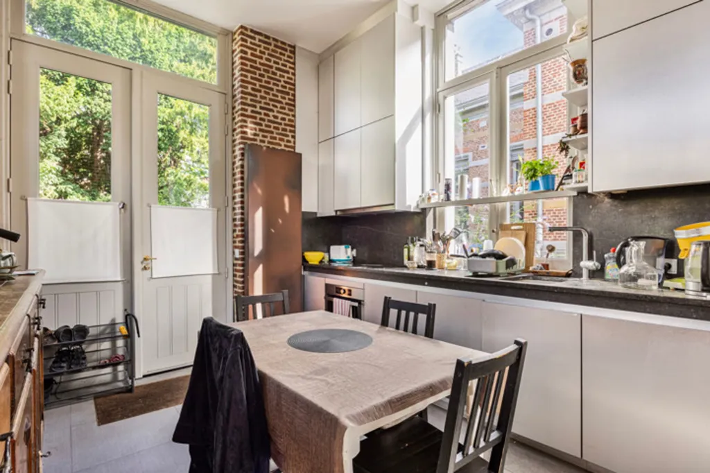Cuisine - Maisonnette Rénovée sur Site Patrimonial à Anderlecht