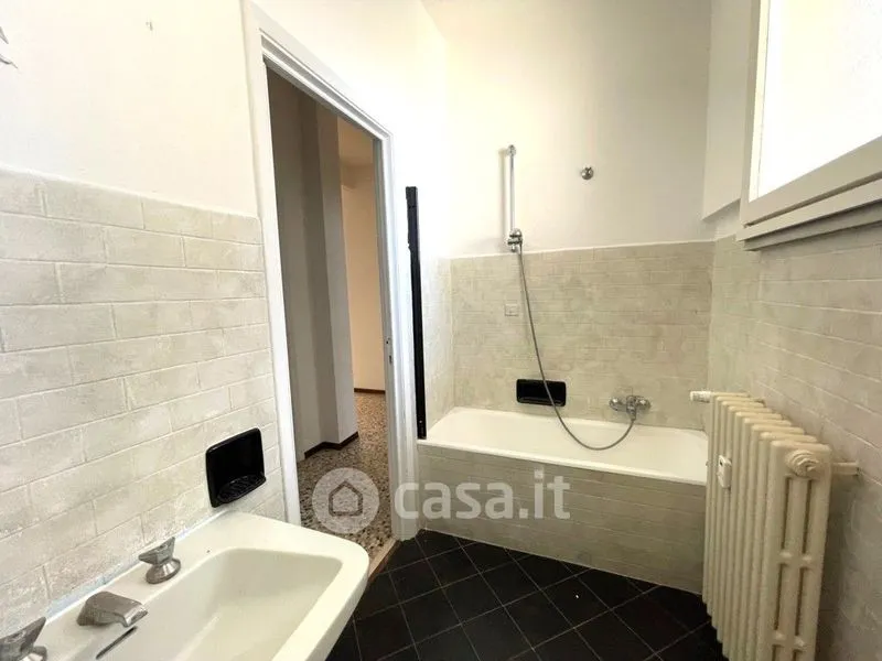 Vannitoad - Apartment with Hillside View in Voghera
