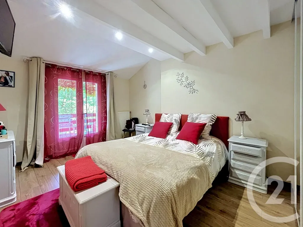 Chambres - Maison Charmante avec Jardin à Riom