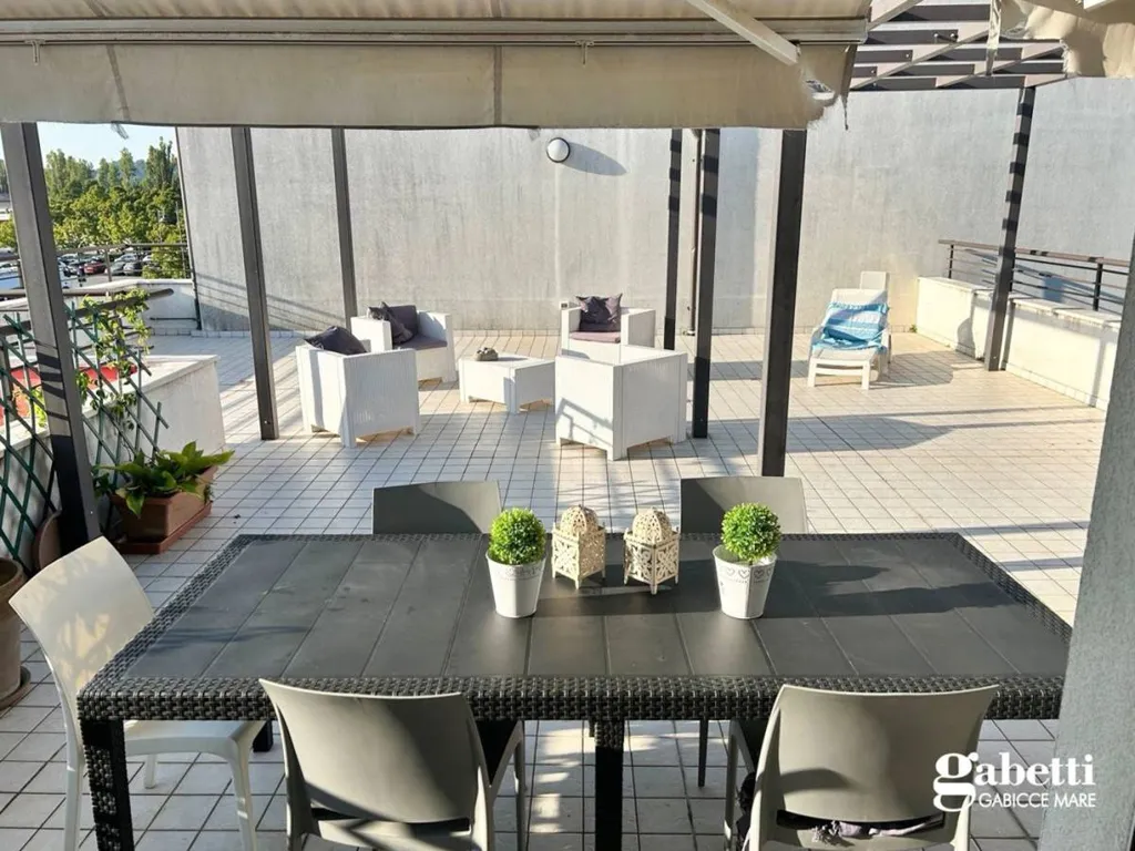 Terrass - Apartment with 80m² Terrace in Gabicce Mare