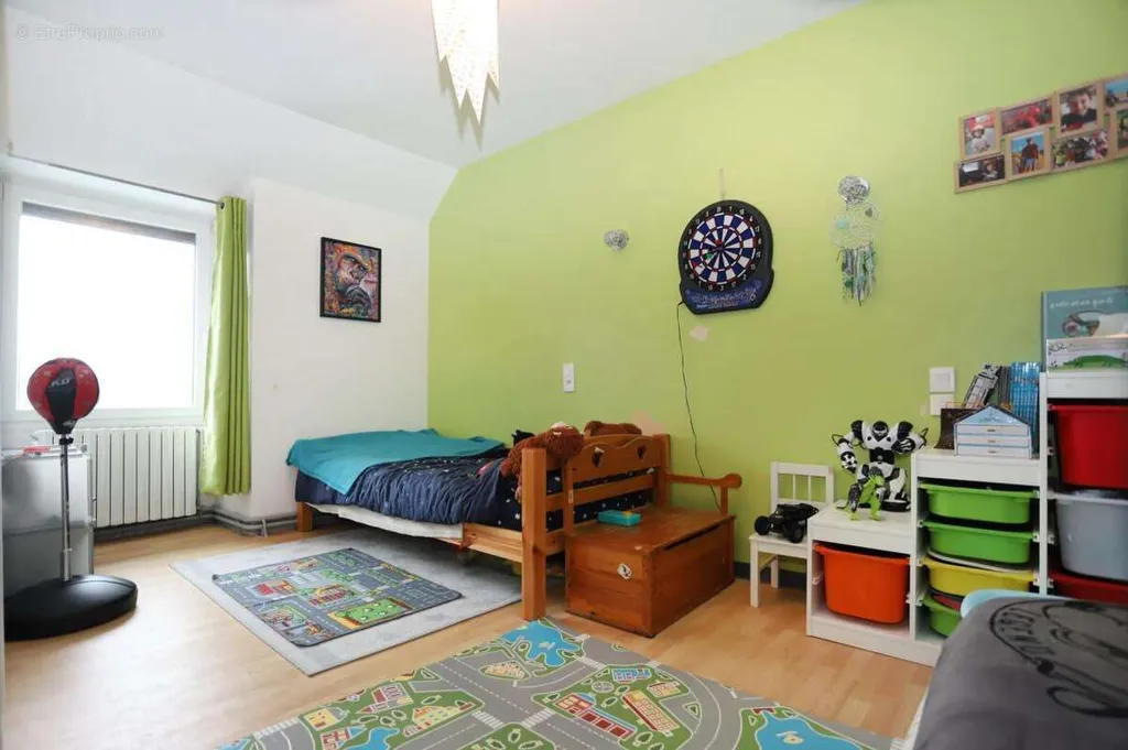 Magamistoad - 5-Bedroom House with Large Garden in Val-d'Izé