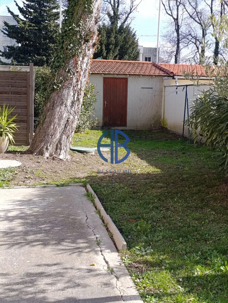 Aed - 4-Piece Apartment with Private Terrace in Montélimar