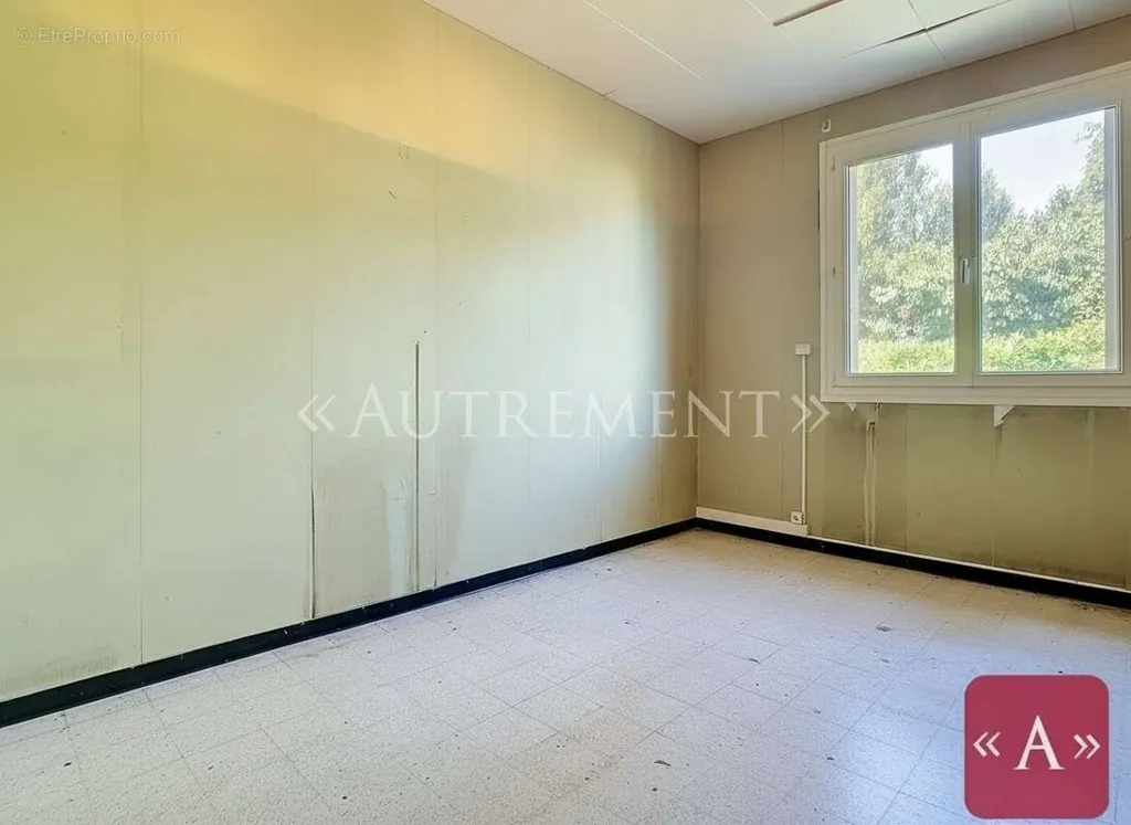Pièces - Villa au Calme avec Garage à Saint-Sulpice