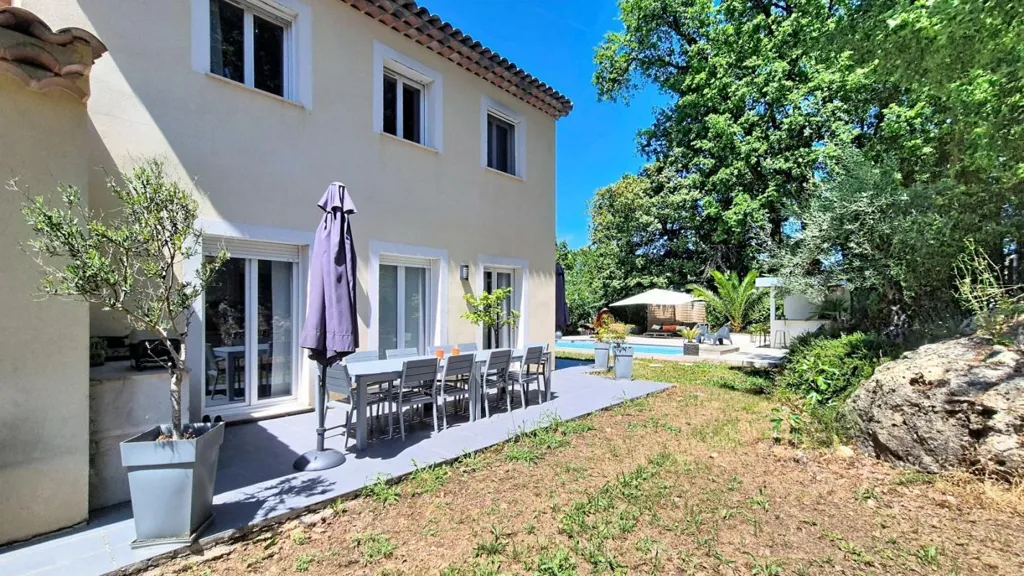 Terrass - Villa with Pool in Valbonne