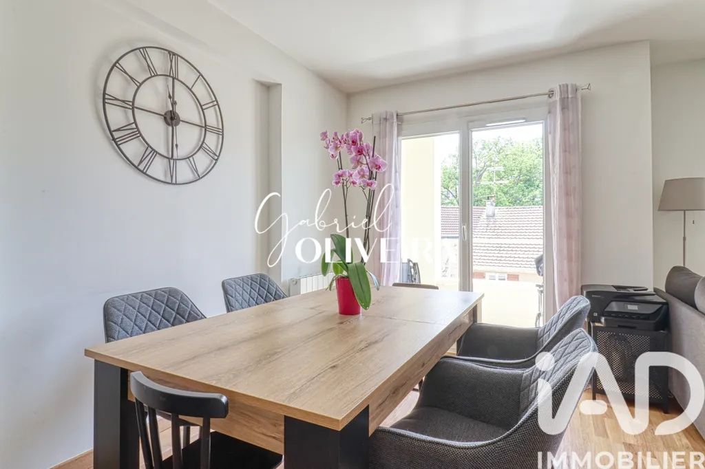 Dining Room - 4-Piece Flat with Balcony in Eaubonne Centre