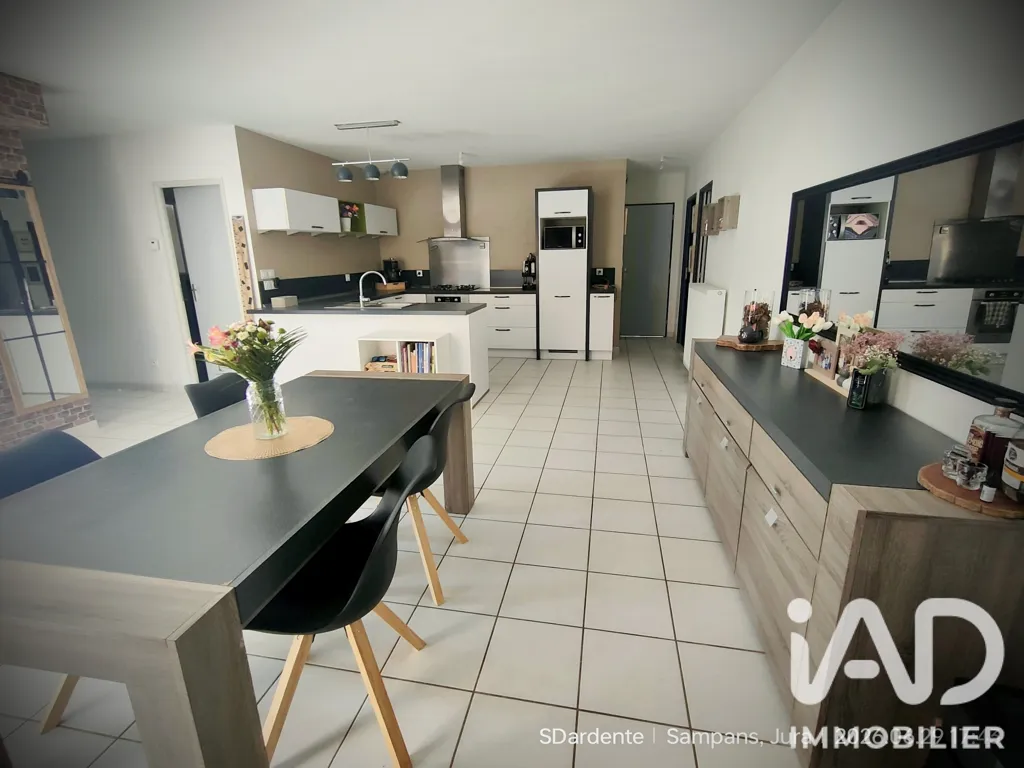 Sala da pranzo - Contemporary Flat-Plan House with Garden in Sampans