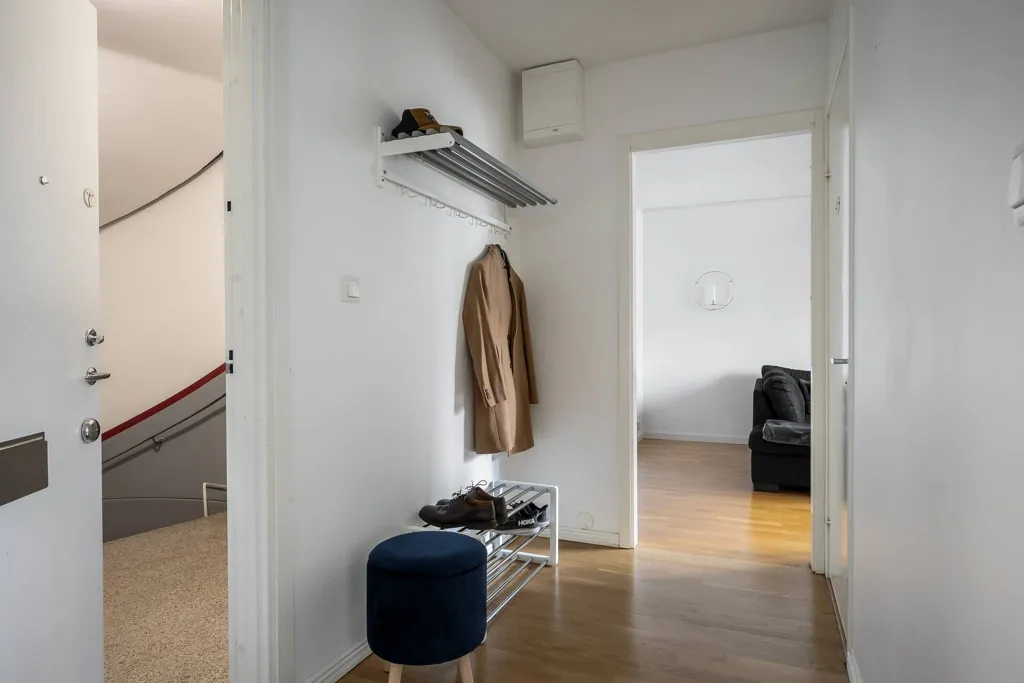 Ingresso - Well-Planned Two-Bedroom Flat with Garden Access