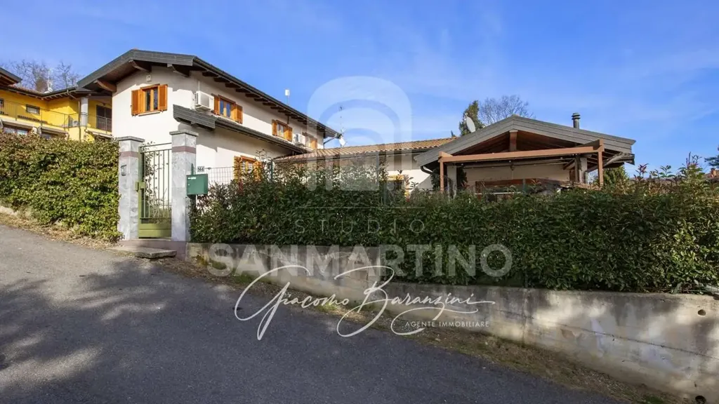 Extérieur - Villa with Garden in Travedona-Monate