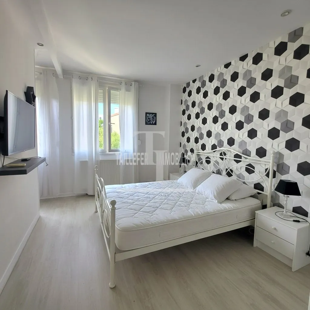 Chambres - Maison Loft Rénovée avec Terrasse à Boulazac