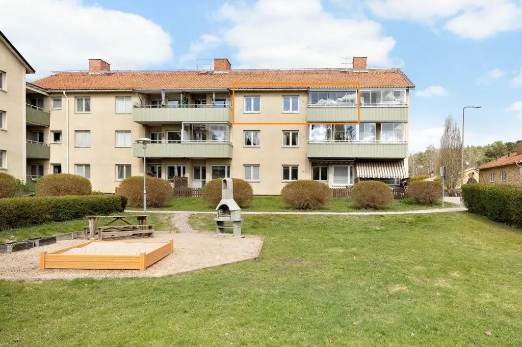 Aed - Apartment with Balcony in Enköping