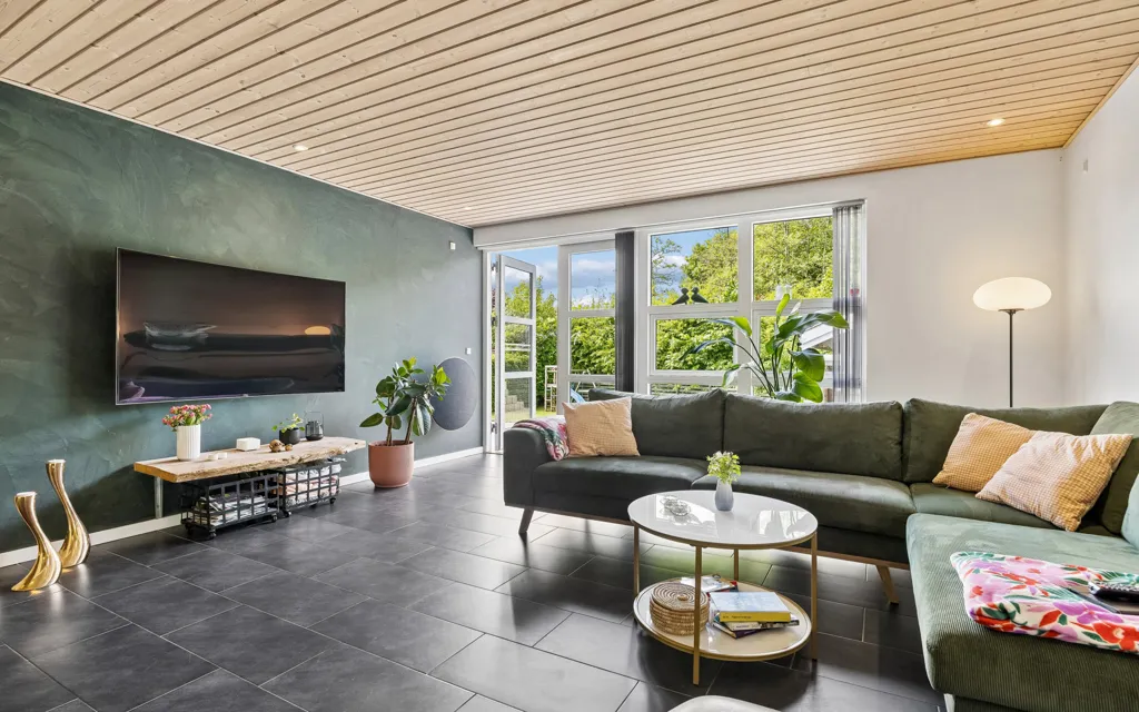 Séjour - Fenced Villa with Garden in Høng