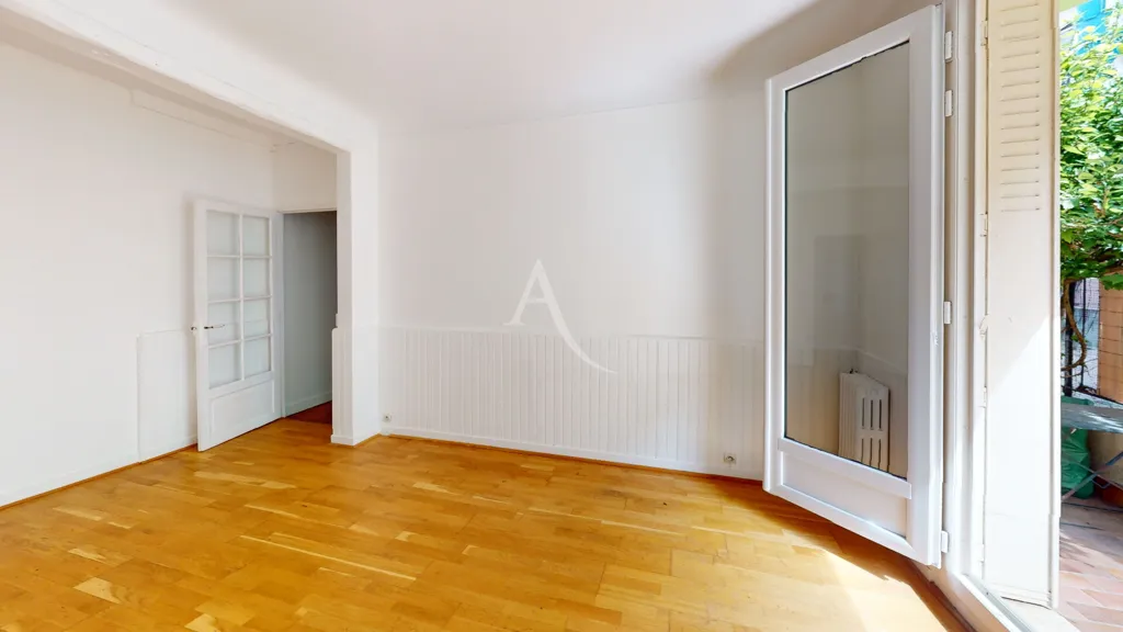 Rooms - Charming Parisian Flat with Terrace on Butte Bergeyre