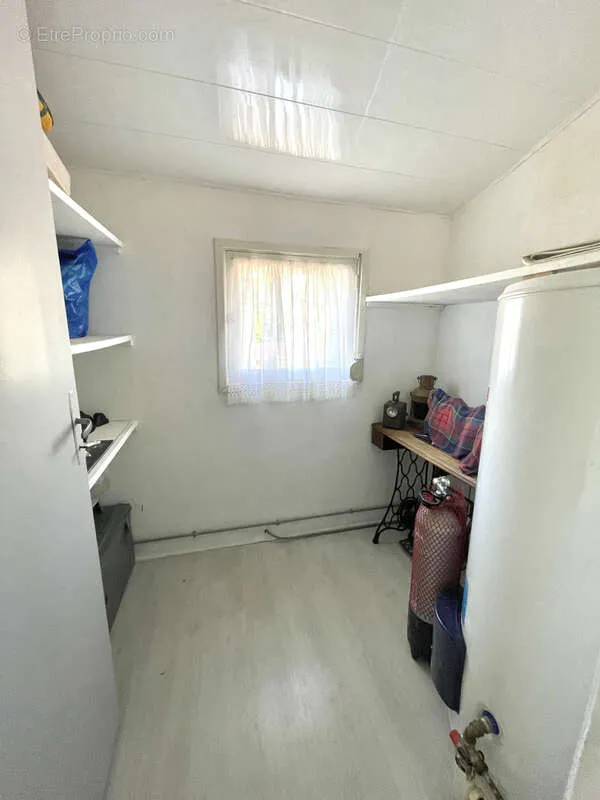 Buanderie - Maison à Réinventer avec Accès Véhicules à Remicourt