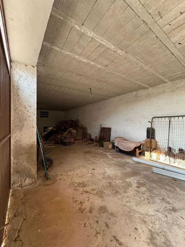 Garage - Traditional Farmhouse with Stables in Baúl