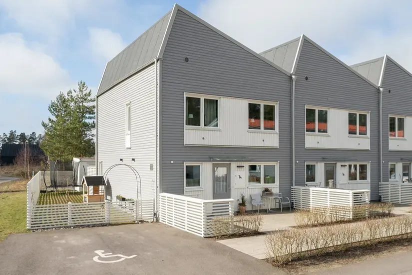 Välivaade - Modern Corner House with South-West View in Kristianstad