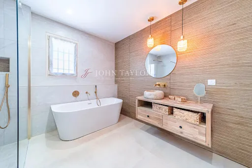 Vannitoad - Luxury Villa with Pool in Gordes