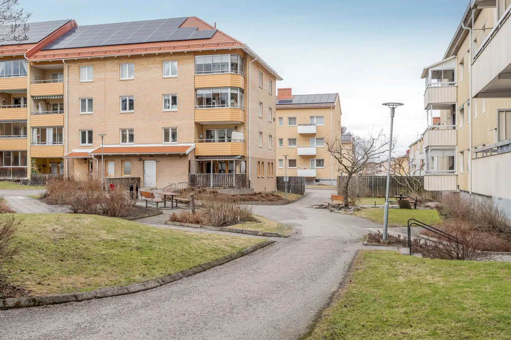 Extérieur - Renovated 3-Bedroom with Balcony in Southeast