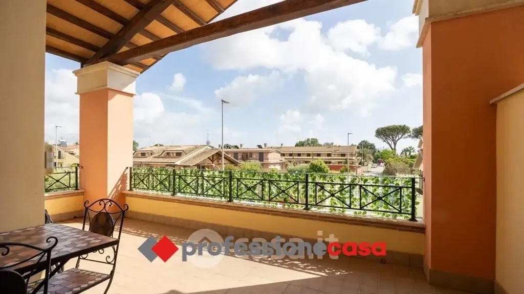 Terrazza - Casa indipendente con giardino a Pomezia