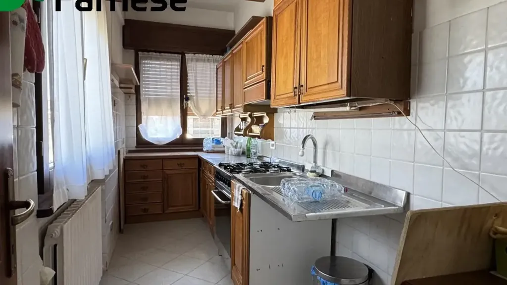 Cuisine - Spacious Apartment with Balcony in Piacenza