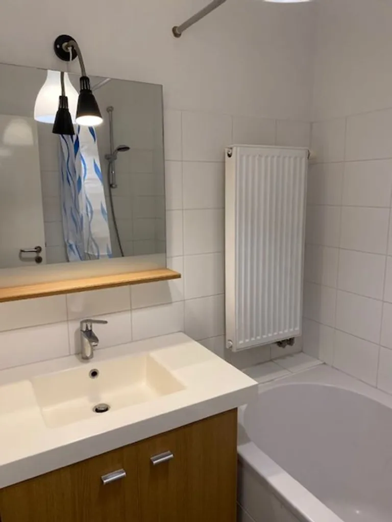 Bathrooms - Furnished Apartment with Parking in Saint-Lambert