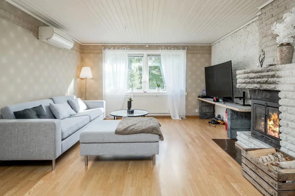 Séjour - Souterrain Villa with Garden on Quiet Street
