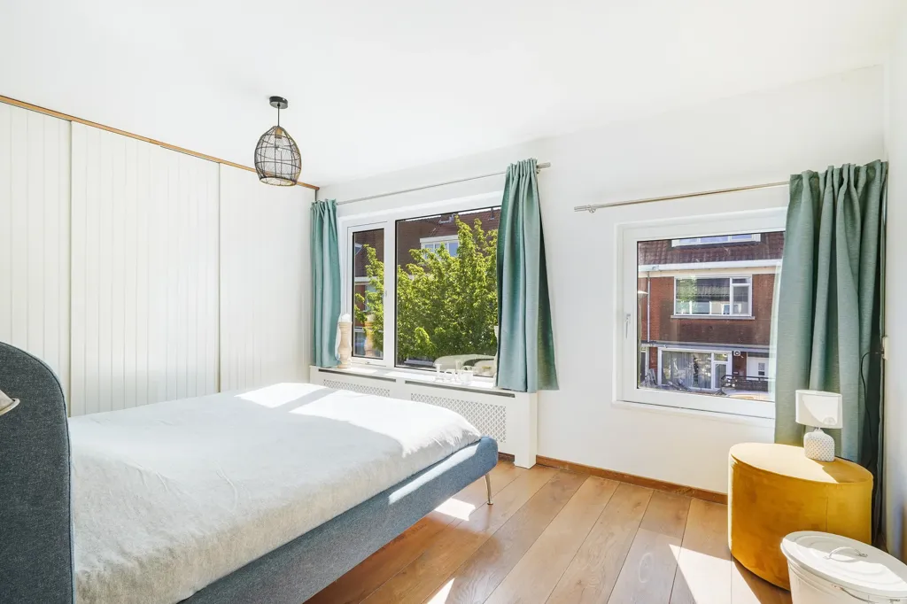 Magamistoad - Light-Filled Corner House in Den Haag