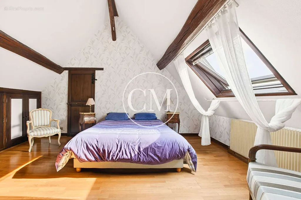 Chambres - Maison Ancienne Rénovée au Centre Ville du Perray-en-Yvelines