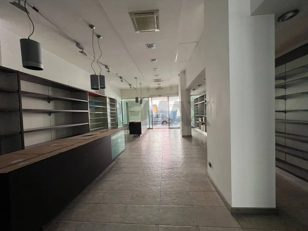Toad - Commercial Space with Vitrines in Monopoli