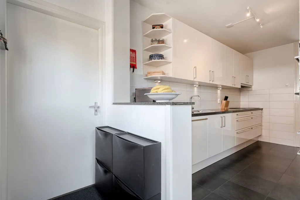 Köök - Spacious Corner House with Garden in Hoogeveen
