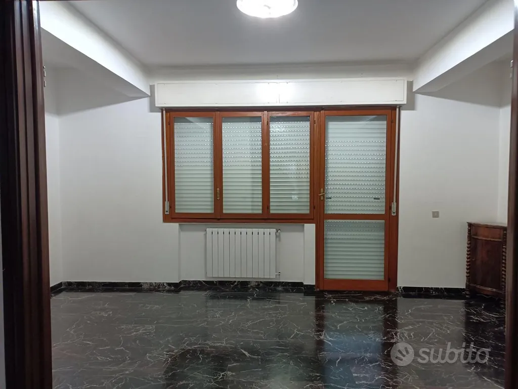 Pièces - Apartment with Balcony and Garage in Lucca