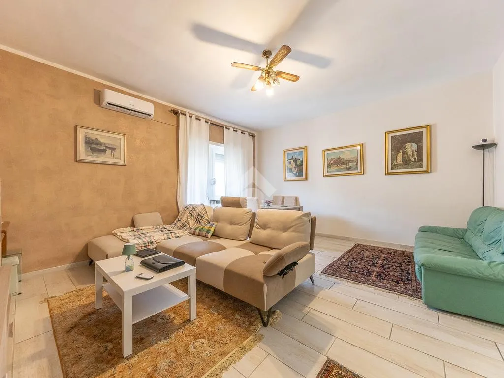 Elutuba - Triplex with Terrace in Torre Maura, Rome