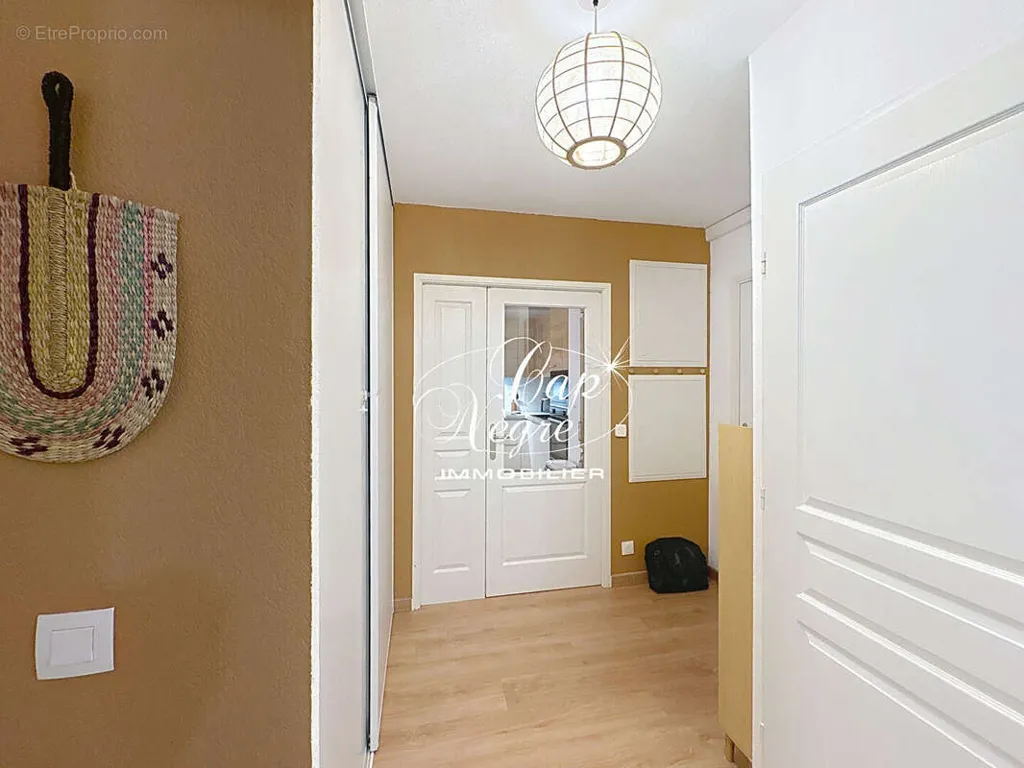 hallway_entrance