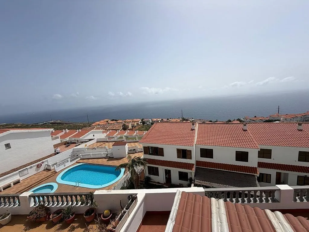 Bassein - Chalet with Sea View in Radazul