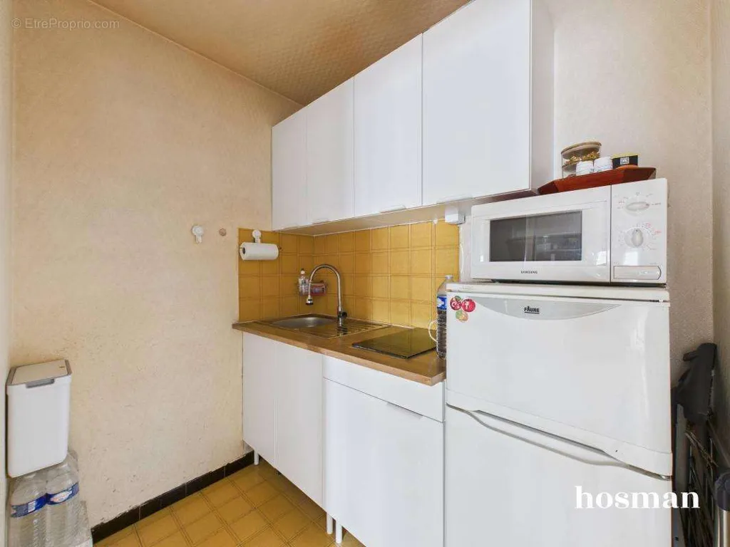 Cuisine - Studio avec Balcons et Ascenseur à Paris 18ᵉ
