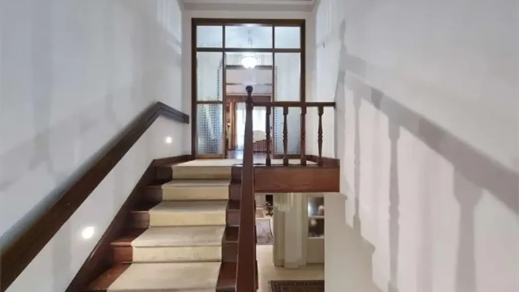 Toad - Architect-Designed Villa with Private Garden in Soliera