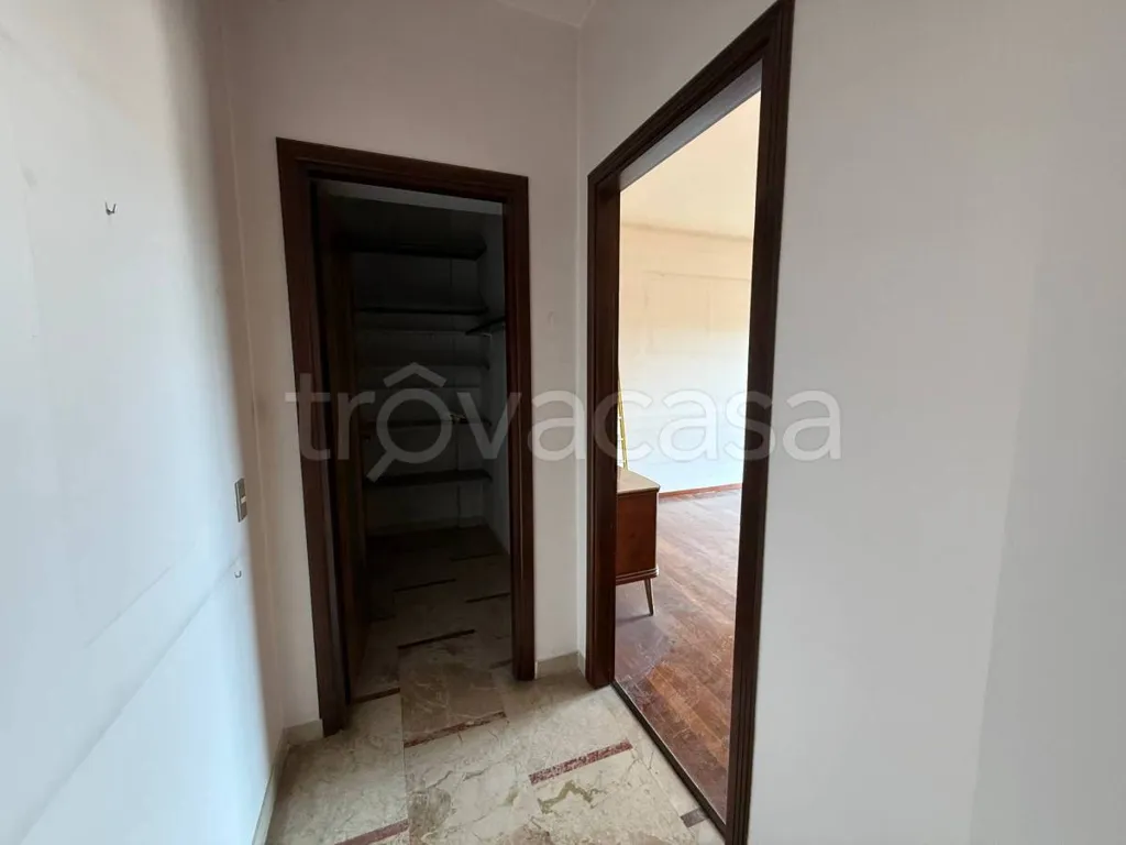 hallway_entrance