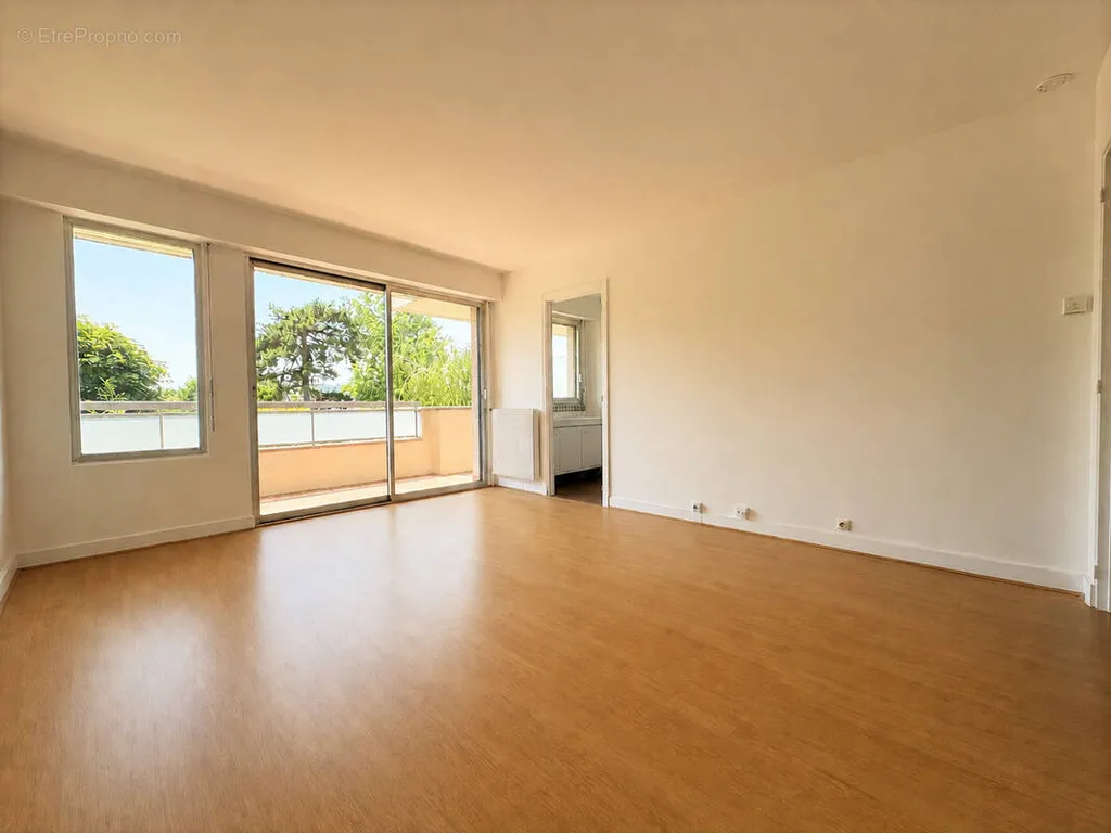 Toad - Studio with Balcony in Saint Germain en Laye