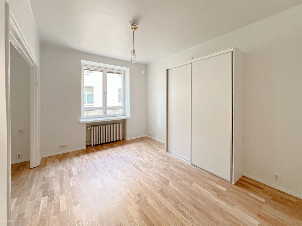 Toad - Remodelled Flat with Sea View in Ullanlinna, Helsinki