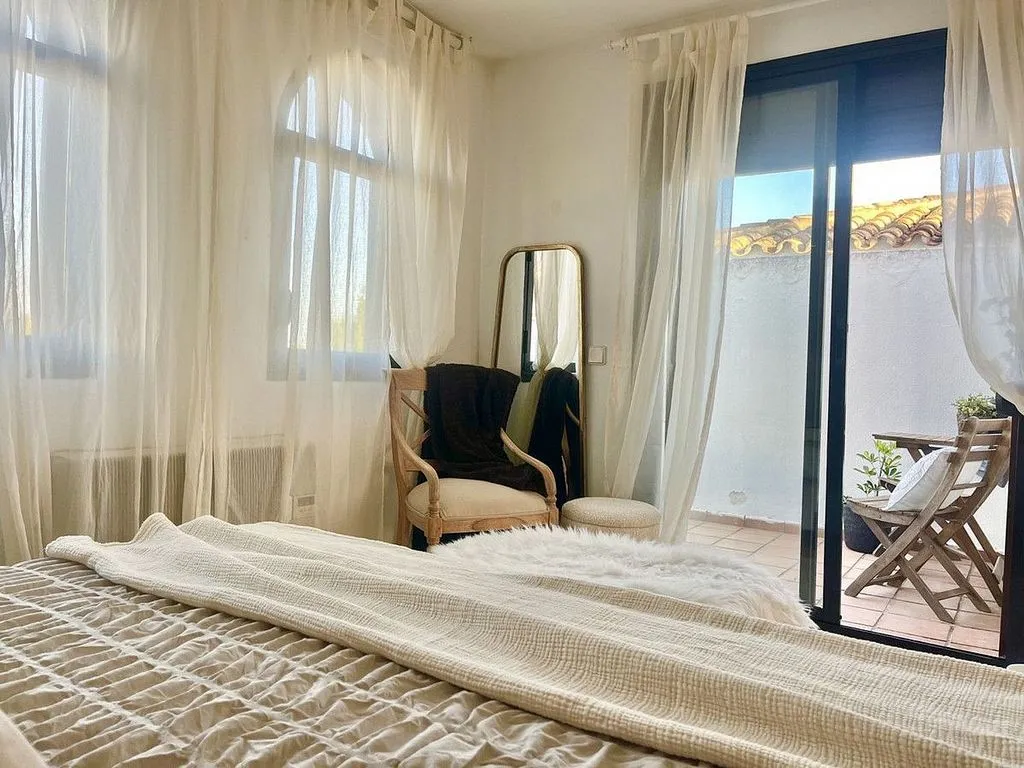 Magamistoad - Terraced House with Pool in Urban Centre