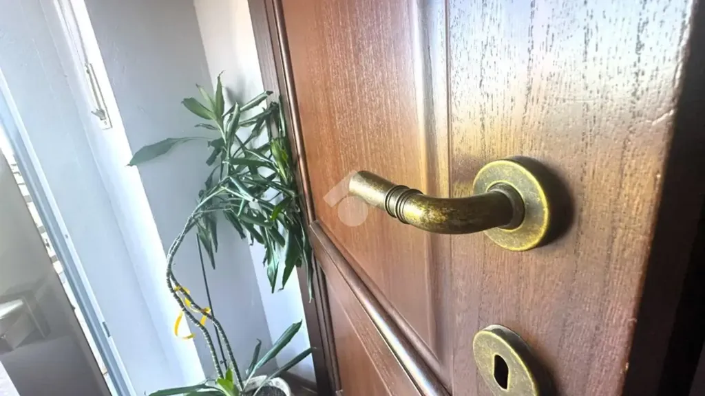 hallway_entrance